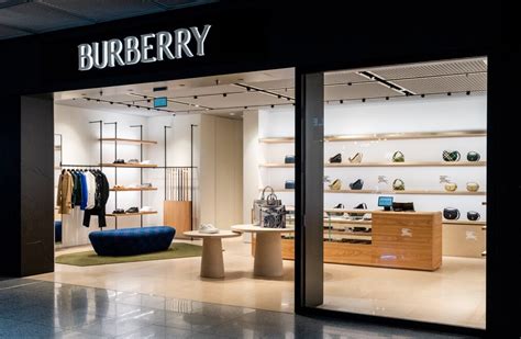 Bringing ‘British chic’ to life – Burberry opens second 